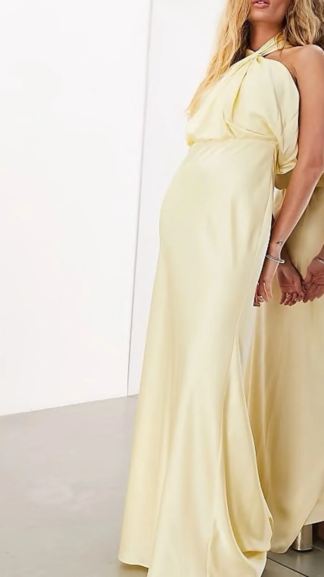 Ljusgul lång klänning med halterneck - 3