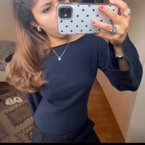 Gina tröja - Hör av dig för fler bilder/frågor!🌟