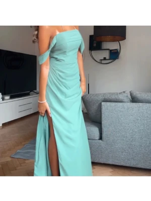 Balklänning  - Endast använd 1 gång, storlek 32, från Zapaka, pris 850:- vid frågor kontakta mig 🫶🏽