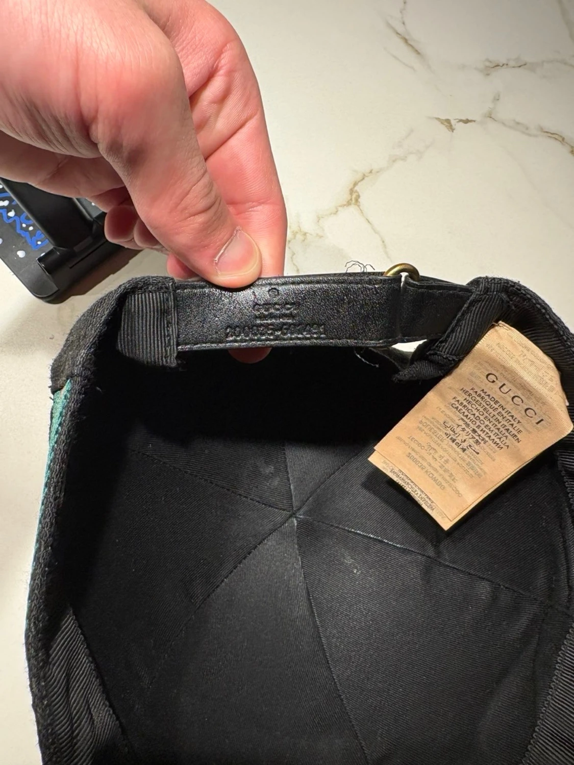 Svart keps från Gucci med GG-mönster - 5