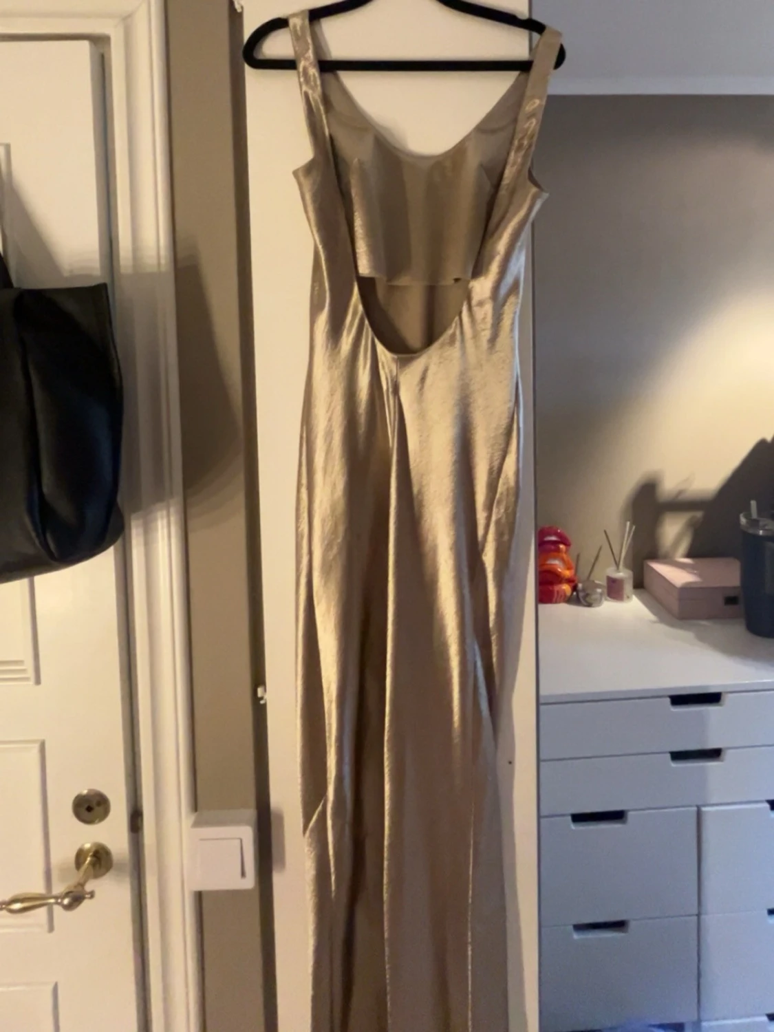 Guldig långklänning från ASOS - 4