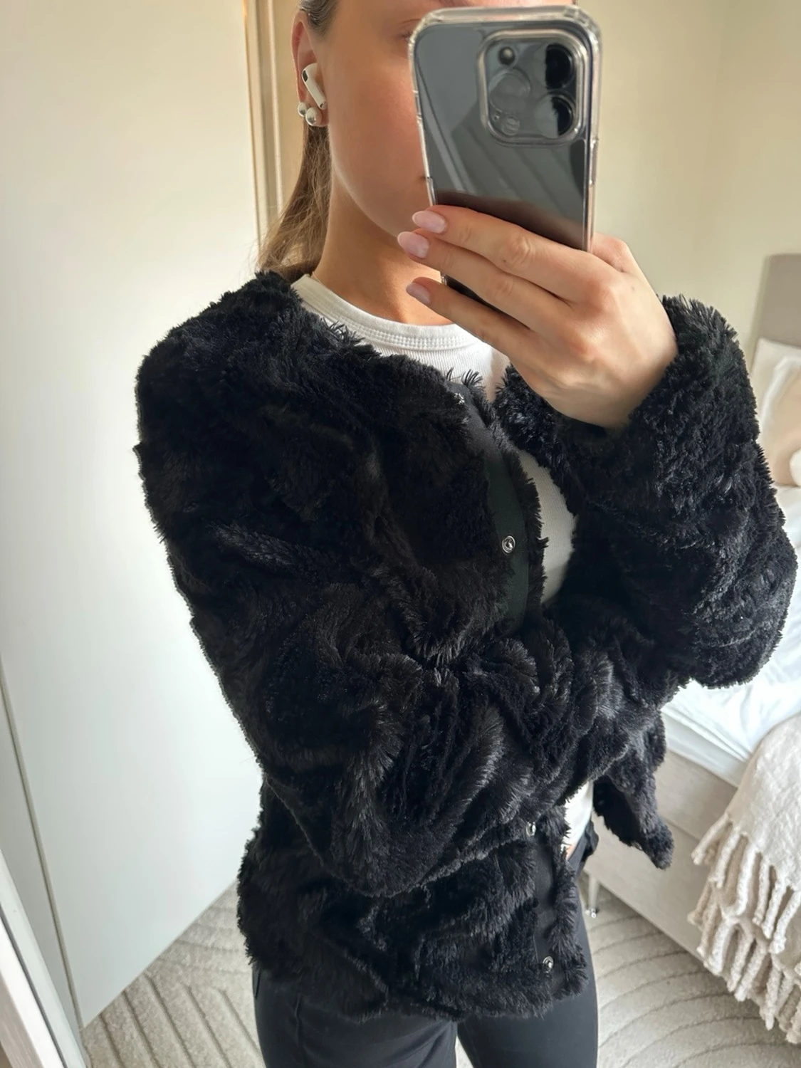 Svart fuskpälsjacka från vero Moda  - 1