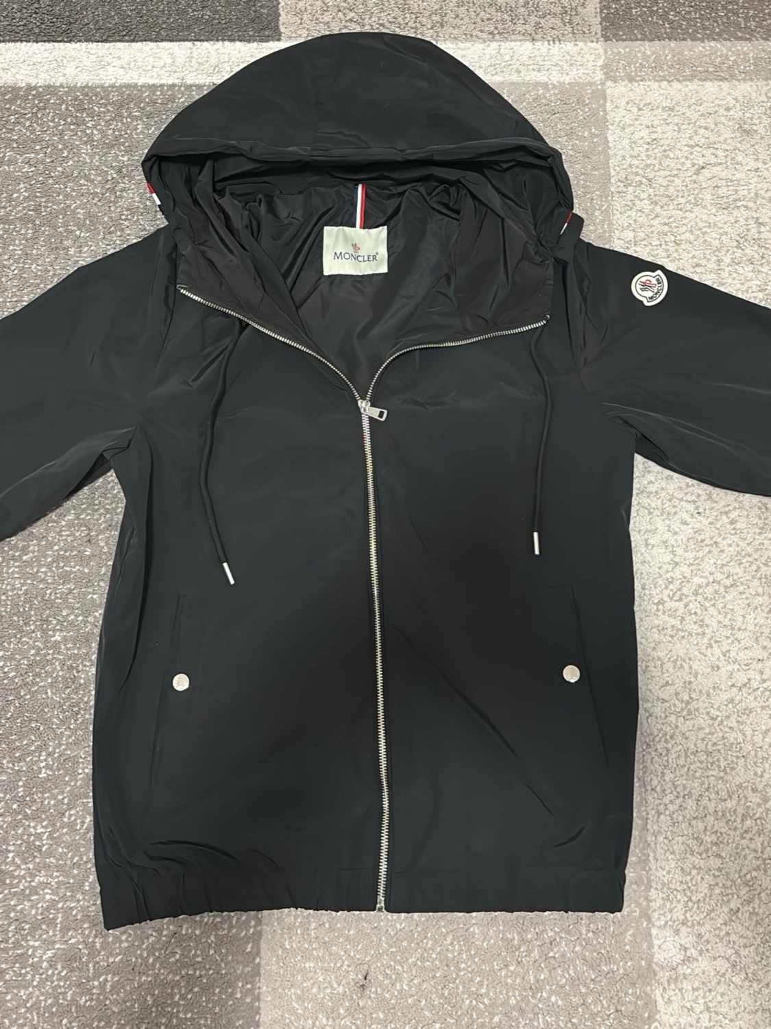 Moncler windbreaker svart