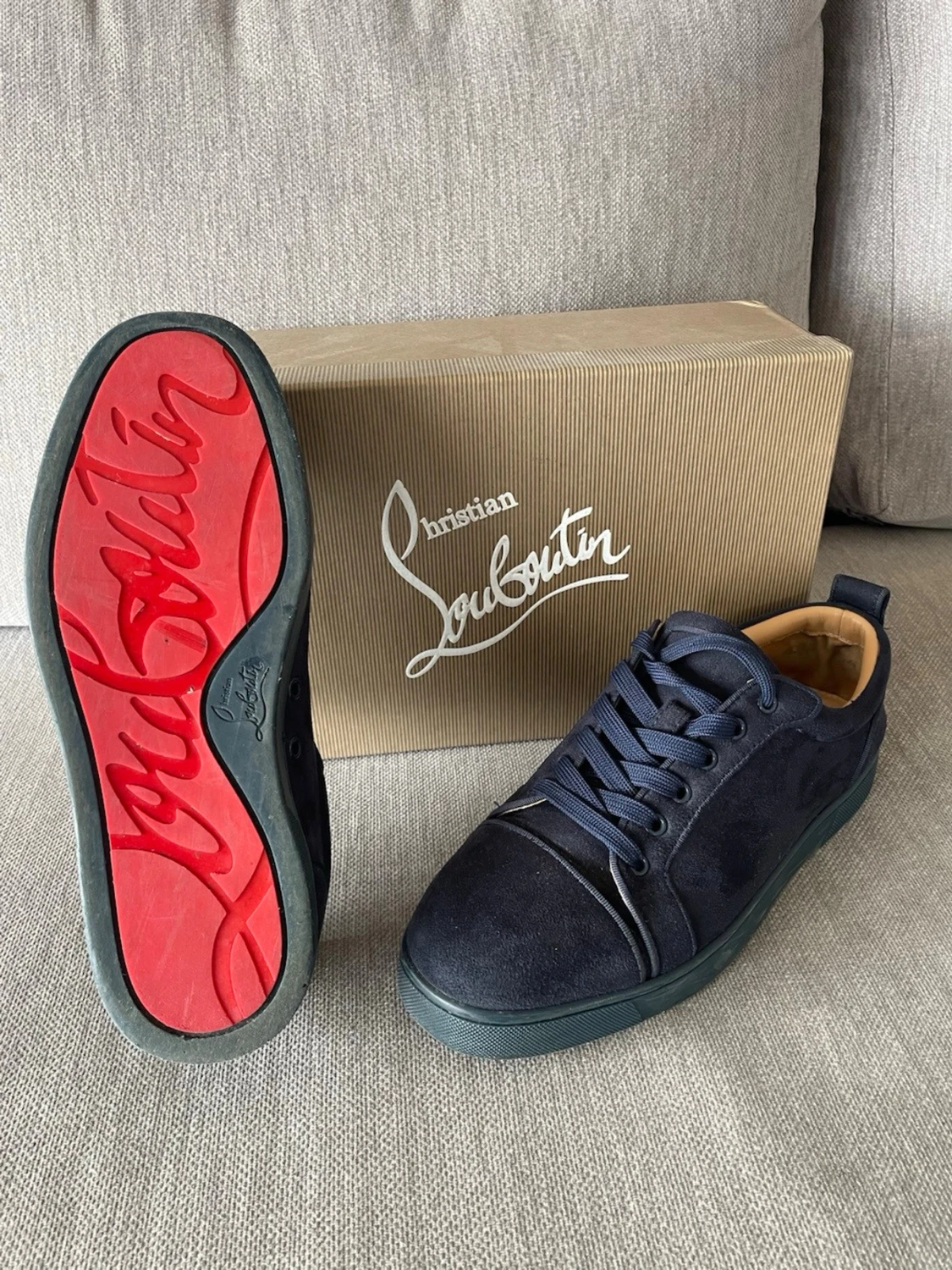 Mörkblå sneakers från Christian Louboutin