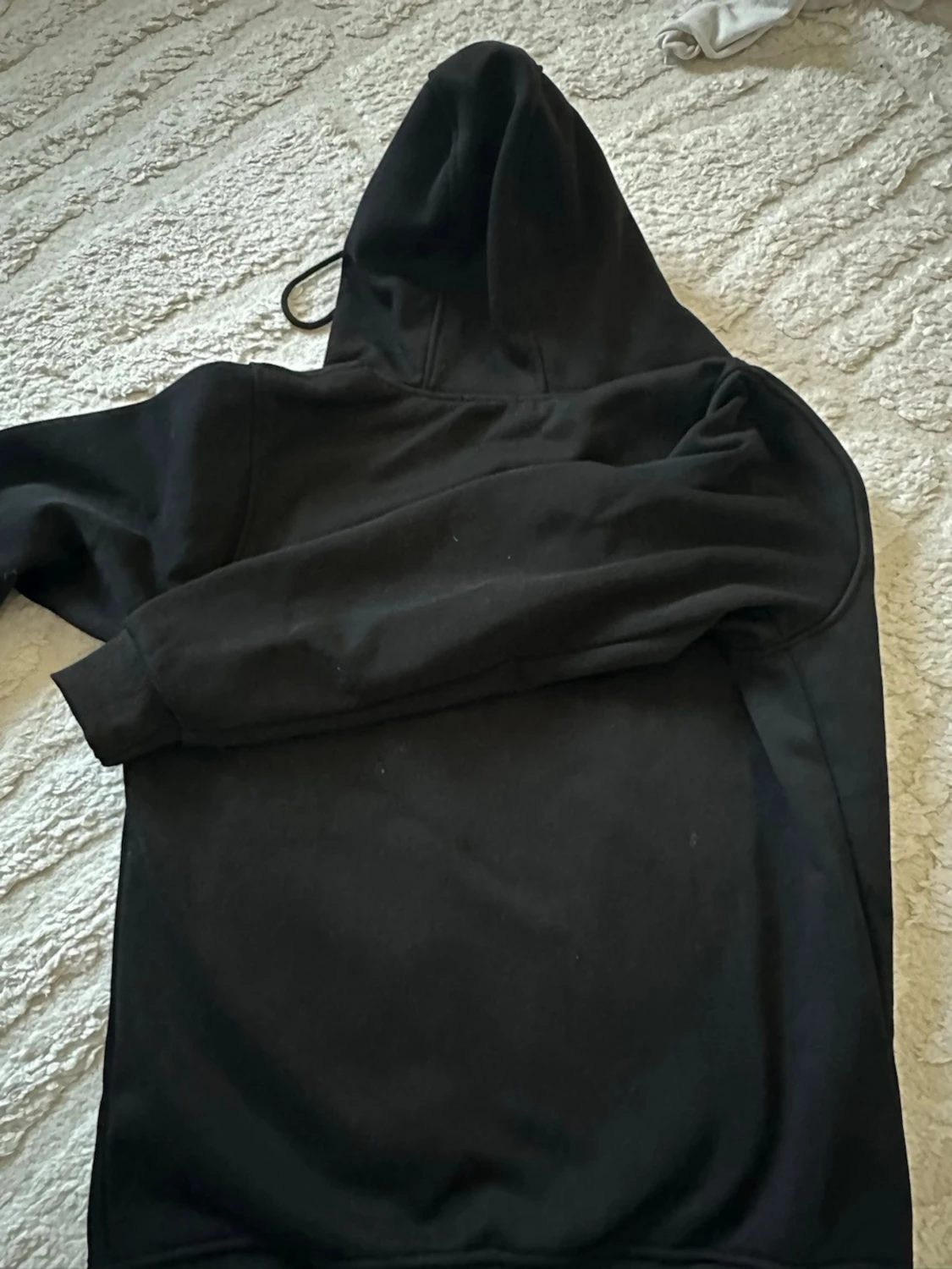 Svart hoodie med klassiskt rutmönster  - 2