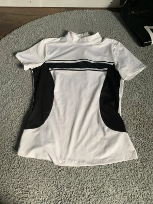 Tävlings topp - Från hööks, storlek S. Använd ca 20 gånger💕