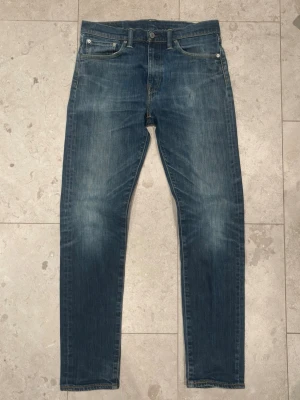 Vintage jeans - W31 L34  Midjemått : 40 Totallängd : 104 Benöppning : 16 