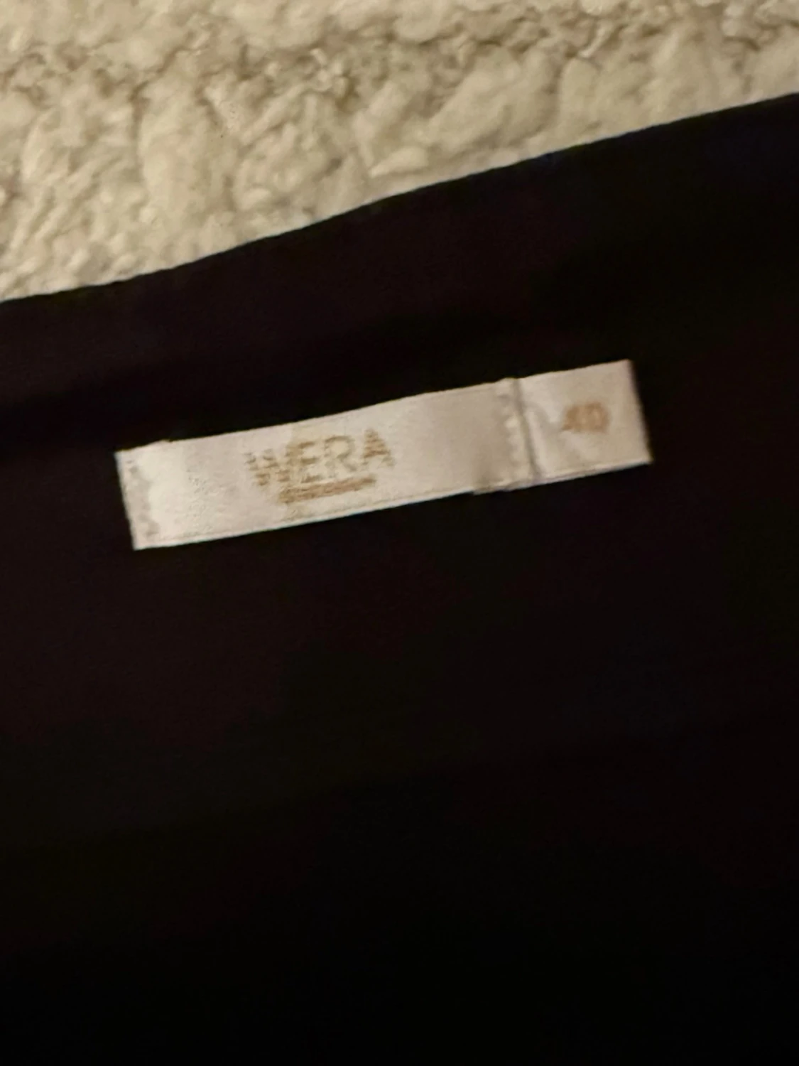 Svart kortkjol i enkel design - 3