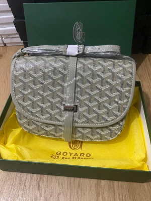 Grå axelväska från Goy4rd - Helt ny och kommer med box och dustbag