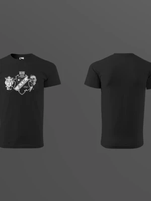 Svart AIK t-shirt  - Svart t-shirt med AIK:s klubbmärke tryckt i vitt på bröstet. Klassisk rund hals och korta ärmar. Perfekt för dig som vill visa ditt AIK-stöd med stil.