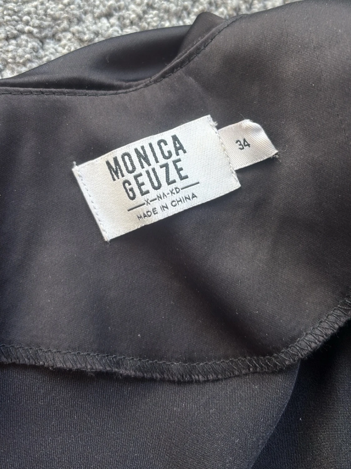 Svart satin klänning  - 2