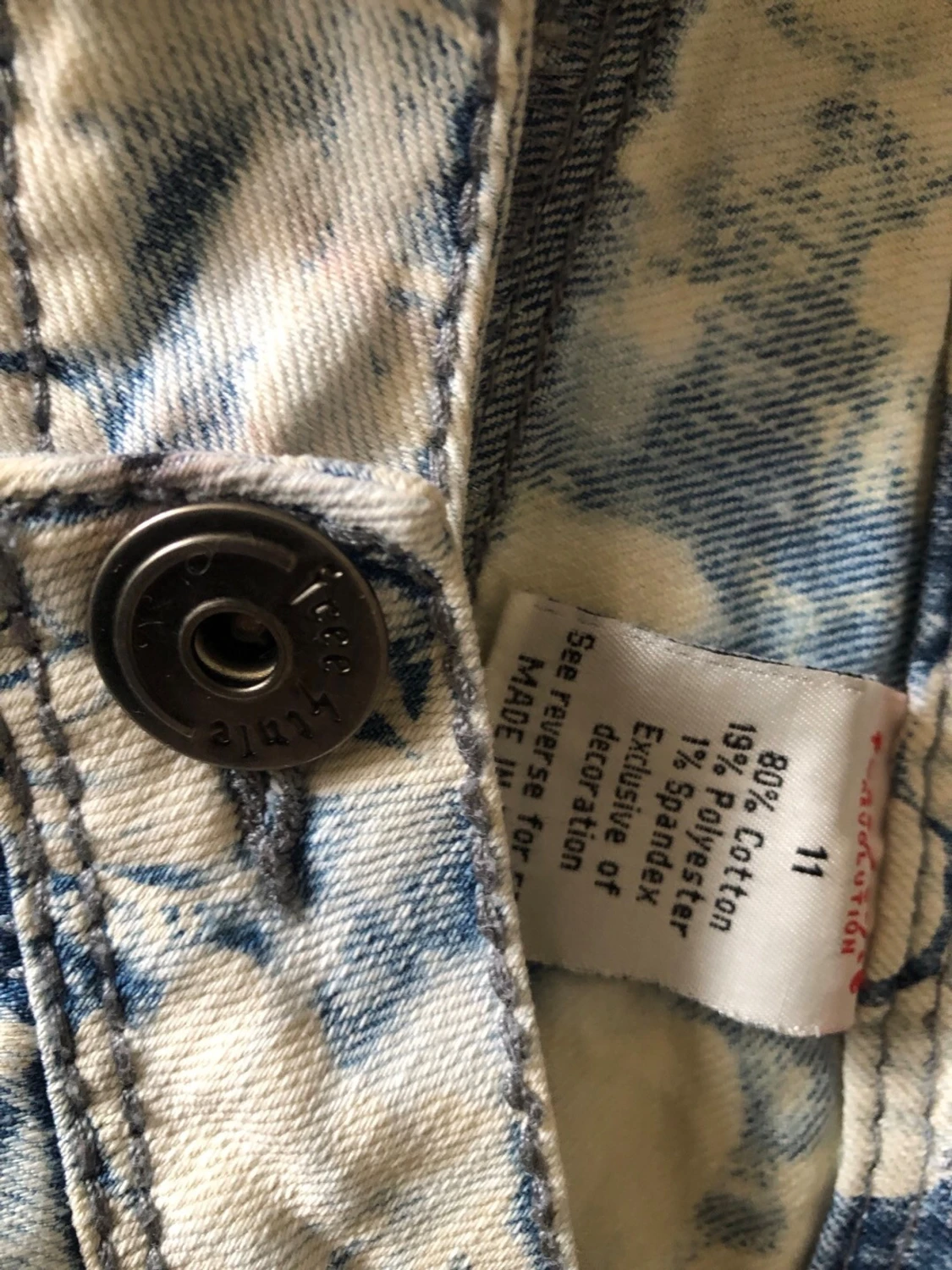 Blåvit batikmönstrafe slitna jeansshorts Freestyle - 2