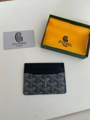 Korthållare  - Säljer denna fina kort hållare, ny och skickar inom 24h, priset ej fasthugget i sten 