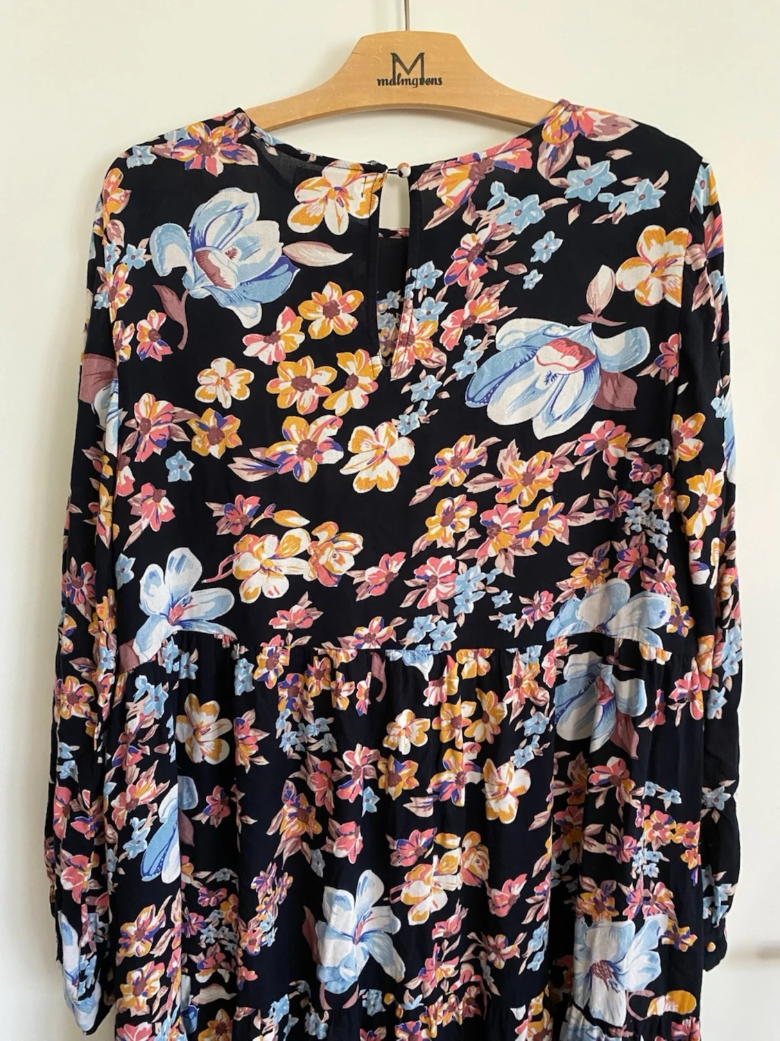 Blommig klänning  med långa ärmar Fire & Glory medium viskos  - 1