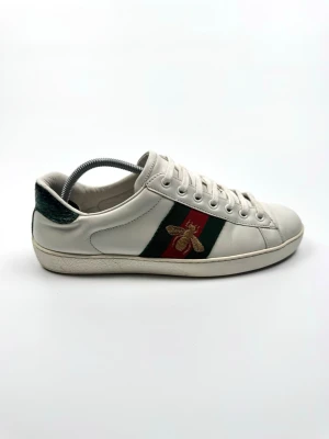 Gucci Ace sneakers - Gucci ace bee | Storlek 40,5 / UK 6.5 | Skick 8.5/10 |Nypris ca 7300kr | 100 % autentiska.