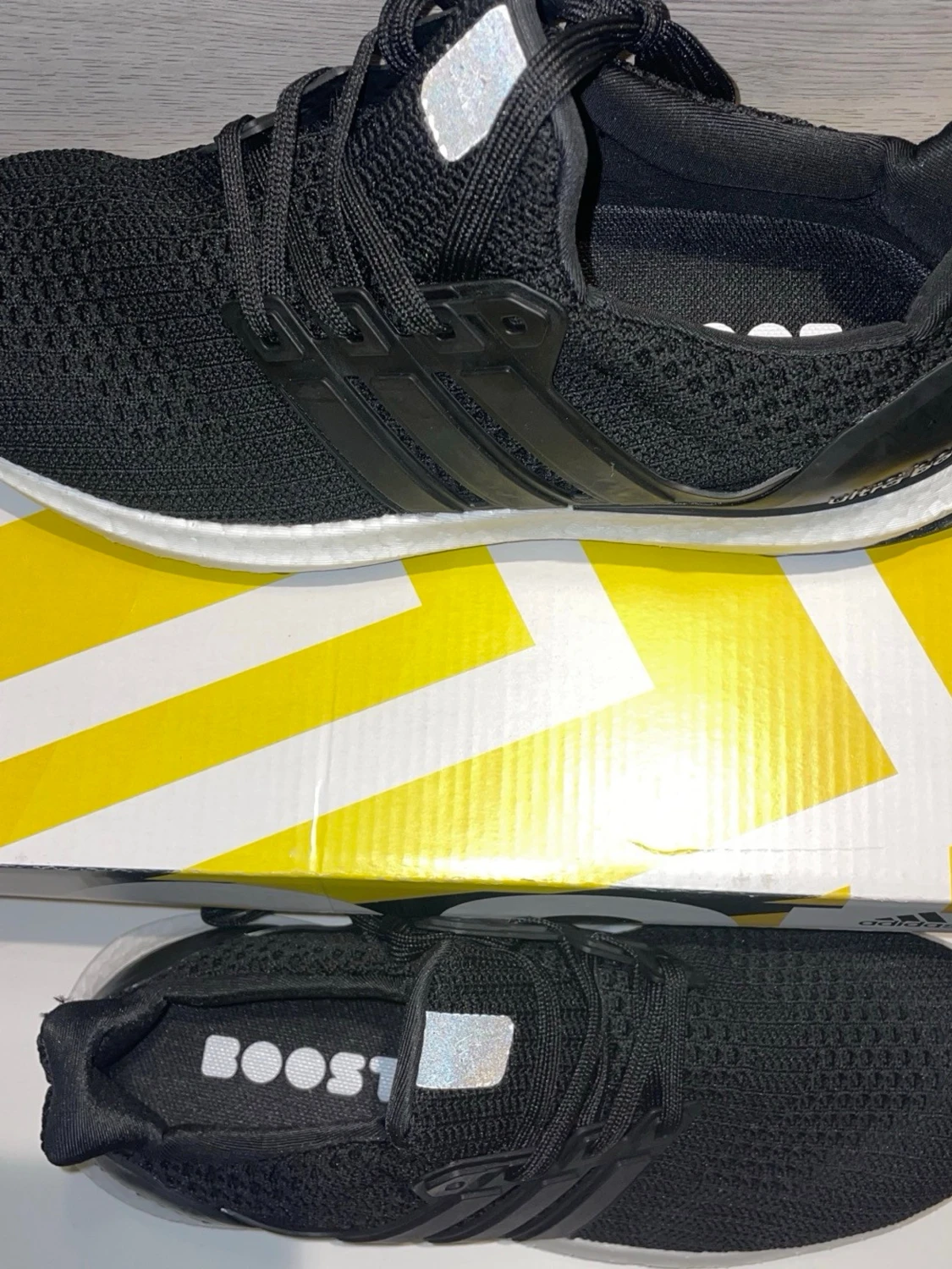 Svarta Adidas Ultra Boost sneakers - 1