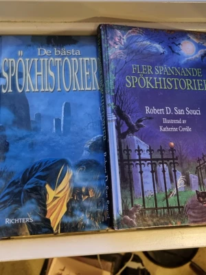 Två böcker med spökhistorier - Två böcker: 'De bästa spökhistorier' och 'Fler spännande spökhistorier' av Robert D. San Souci