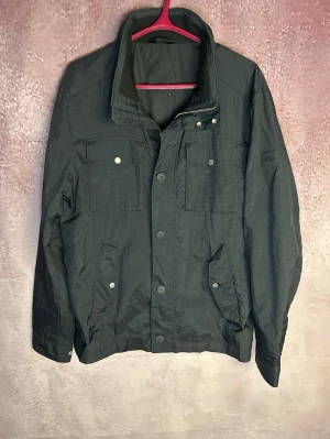 J.lindeberg field jacket bailey - Mycket fint skick | Size XL fits L | fraktar inom 24 timmar | för att köpa klicka ”köp nu” | vid frågor eller funderingar är det bara att skicka ett meddelande | följare får bättre rabatter🙌