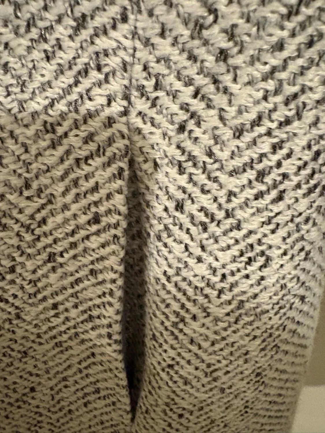 Gråmelerad kappa med mönster - 2