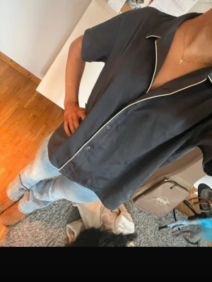 Pyjamaströja satin - Skön pyjamas tröja i satin liknande material💕Pris kan diskuteras🥰