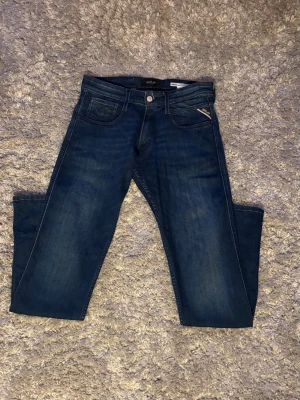 Replay jeans  - Replay anbass jeans herr| Storlek: W29 L32| Skick 10/10 (nya)| Bara höra av sig. 