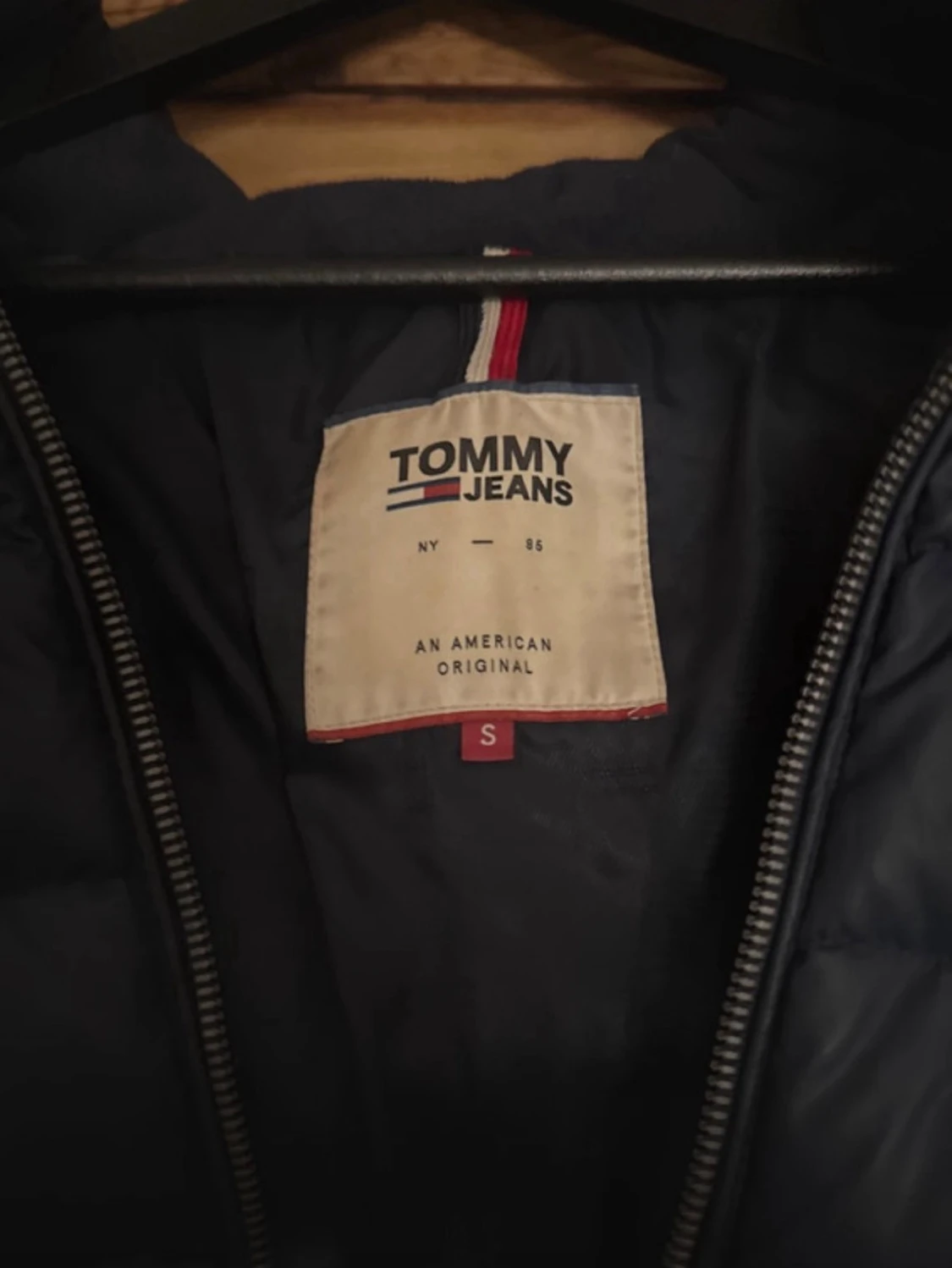 Mörkblå pufferjacka Tommy Hilfiger jeans - 1