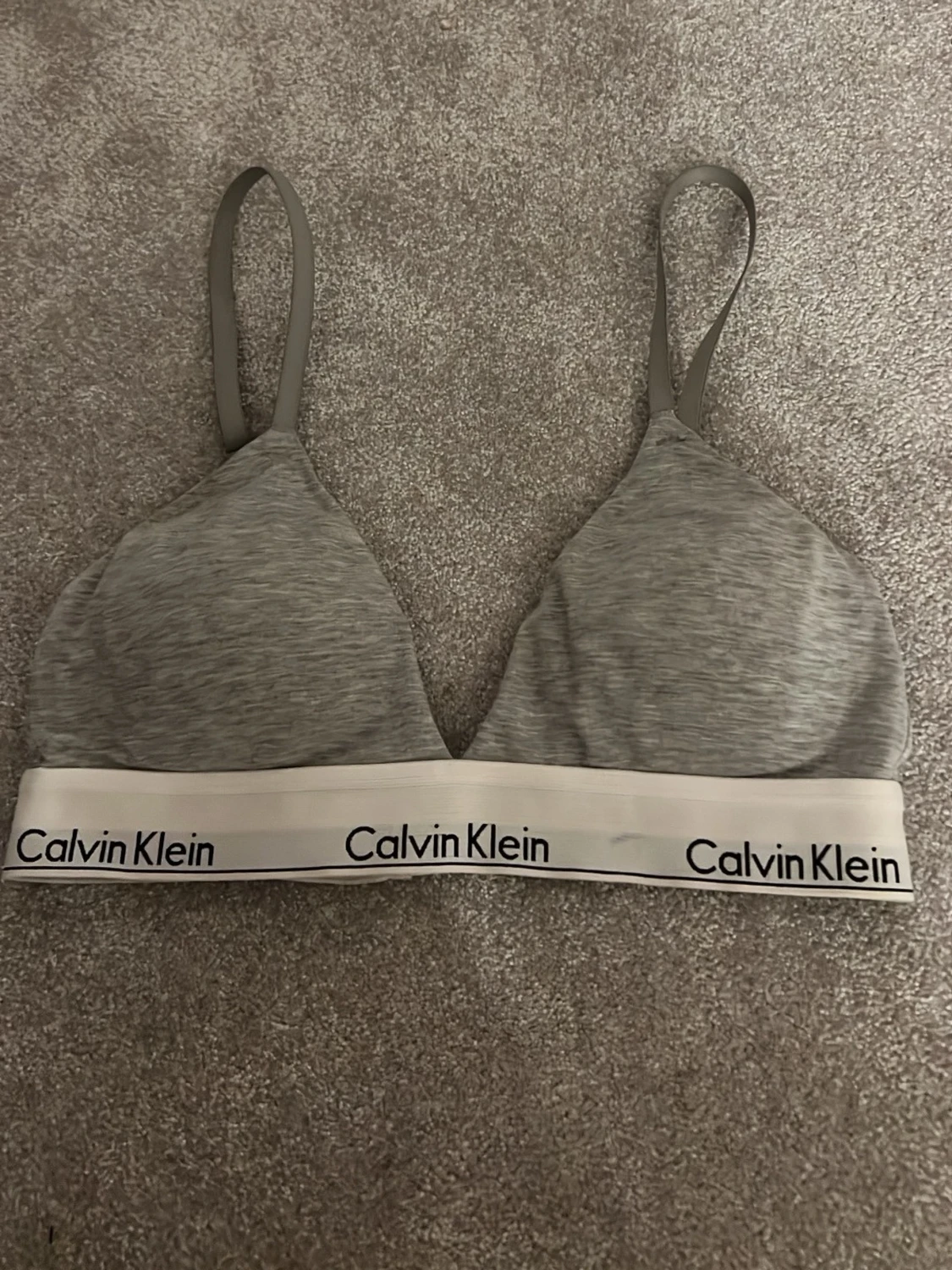 Grå bralette från Calvin Klein - 1