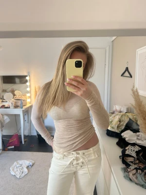 Beige intimissimi topp - Jätte snygg beige intimissimi tröja som aldrig är använd💕