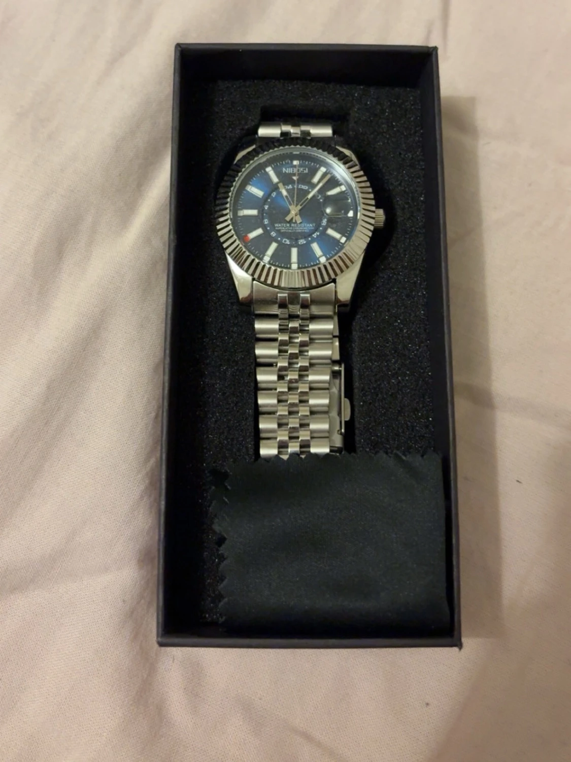 NIBOSI silverfärgad klocka blå urtavla - 1