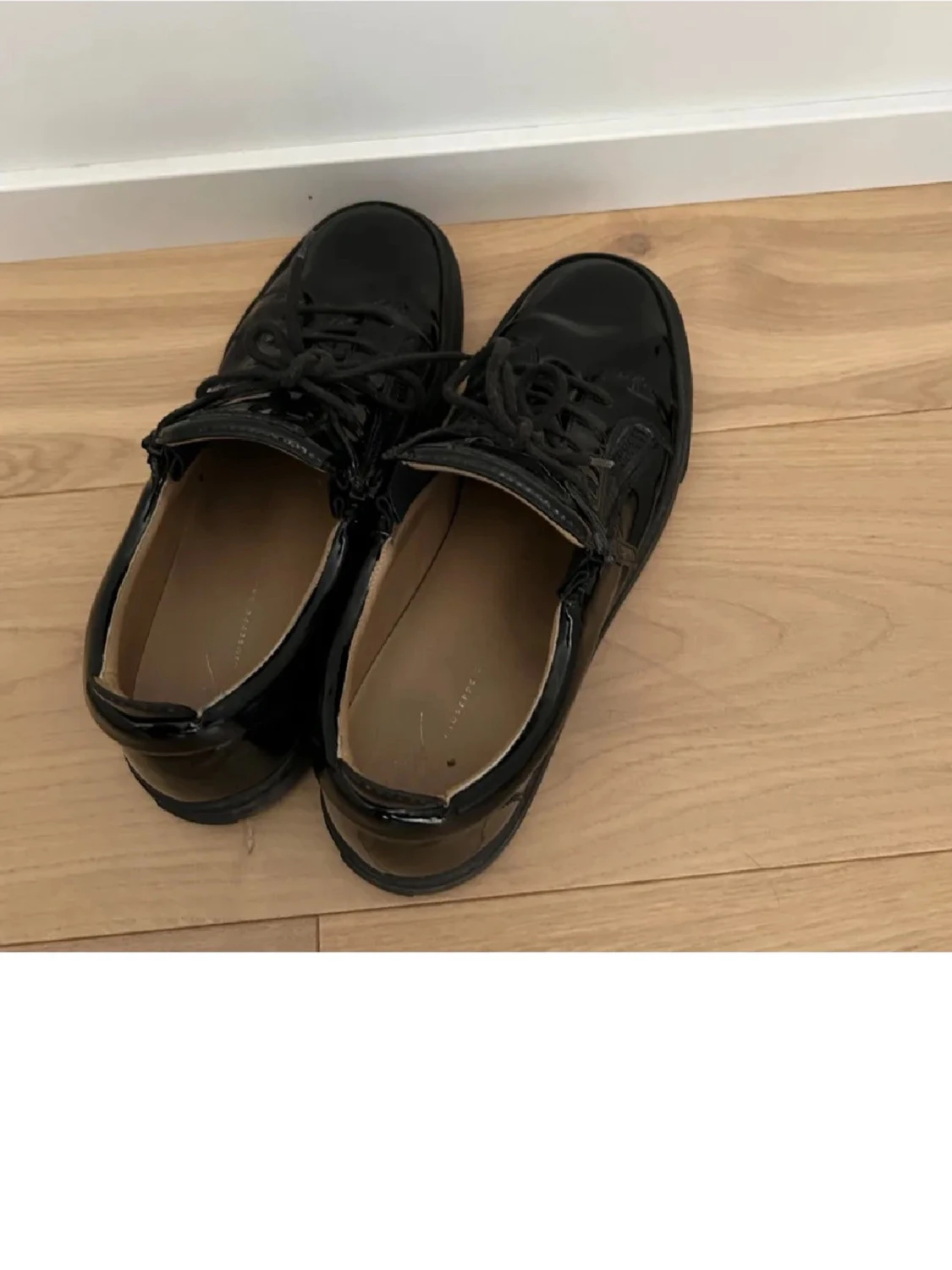 Guiseppe Zanotti  - 4