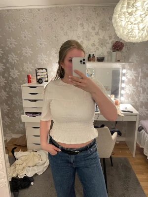 Topp med volang - Så söt