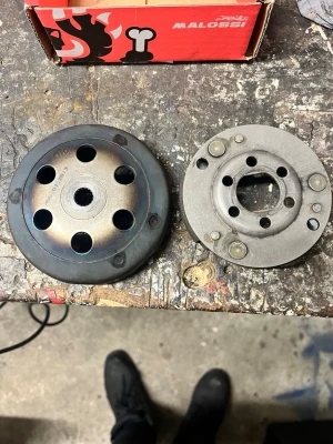 Yamaha kopplingsklocka och koppling - Säljer en original kopplingsklocka till Yamaha 