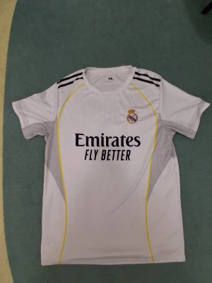 Real Madrid Mbappé  - Helt ny real Madrid tröja använd 1 gång bra kvalitet för endast 99kr!