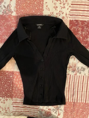 Långärmad tröja - Långärmad topp. Storlek xxs men skulle säga att den sitter som en xs.