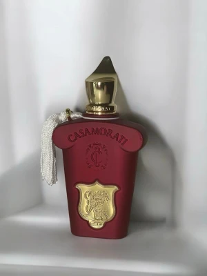 Casamorati Italica - 100 ml casamorati parfym som är oanvänd endast testad. Kommer utan förpackning. Hör av dig vid intresse och för bilder.