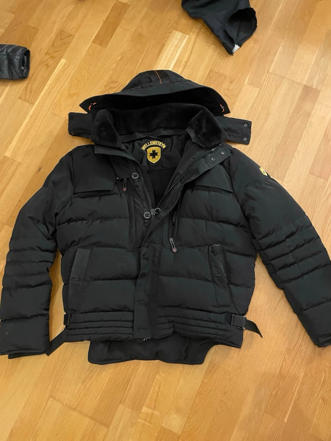 Svart pufferjacka från Wellensteyn