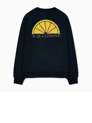 Mörkblå sweatshirt från Acqua Limone - Snygg mörkblå sweatshirt från Acqua Limone med klassisk citronskiva och logga på ryggen samt tryckt logotyp framtill. Knappt använd🥰Nypris, 1099 kr