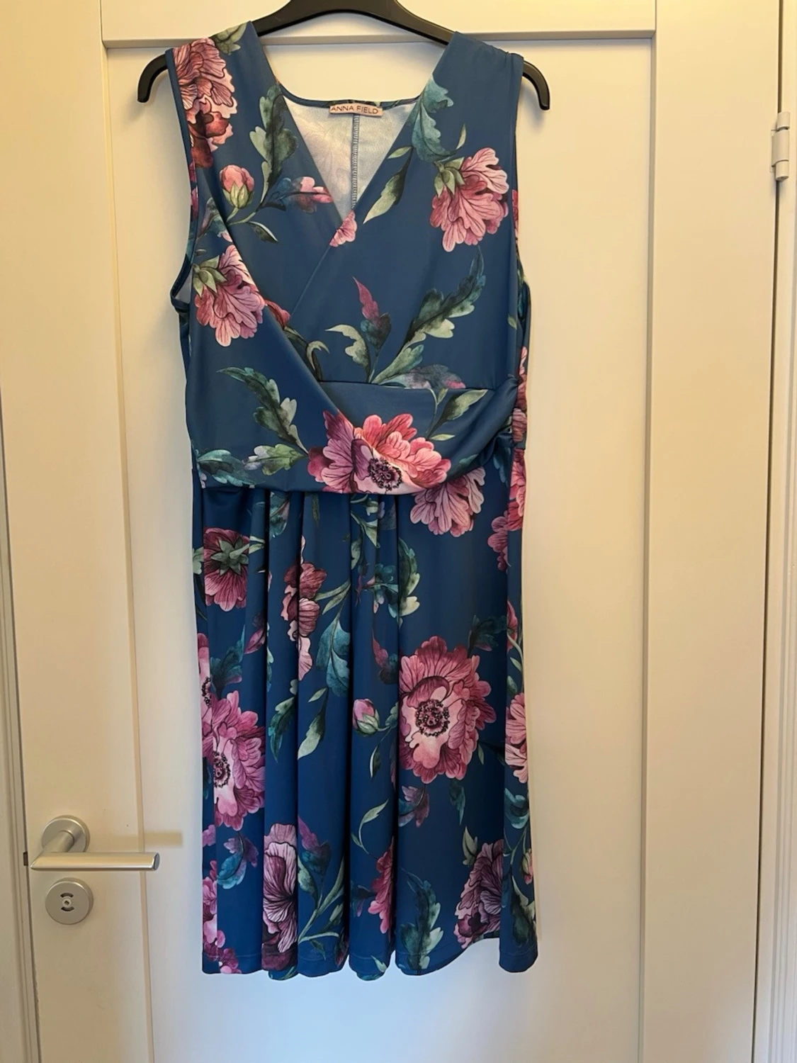 Blommig blå klänning 