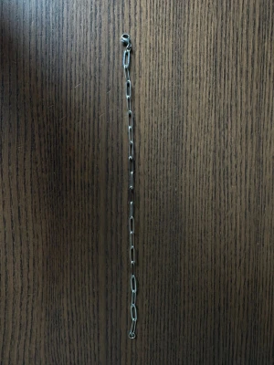 Stainless steel kedjearmband 21 cm - Stilrent armband med avlånga länkar i silverfärgad metall. Kedjan har en enkel och modern design som passar perfekt till en minimalistisk stil. Lätt att matcha med andra smycken och har ett smidigt lås.