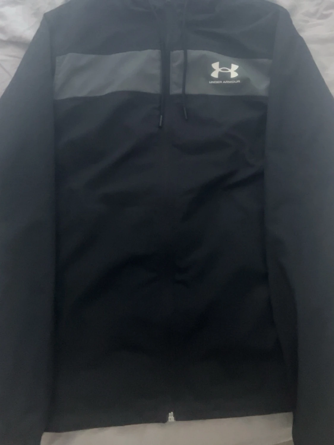 Under Armour vindjacka 
