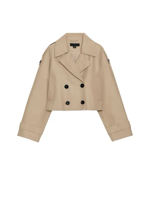 Kort beige trenchcoat med knappar - Stilren kort trenchcoat i beige med dubbelknäppning. Perfekt för en kall sommarkväll eller till våren/hösten. Den är knappt använd ser ut som ny.
