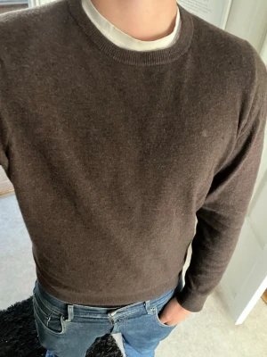 Mörkbrun ulltröja från Junk de Luxe - Väldigt snygg tröja 