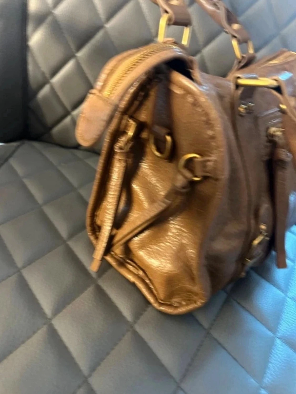 Brun city bag handväska med gulddetaljer - 3