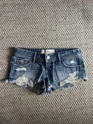 Hollister shorts - Midjemått: 38cm rakt över 💗