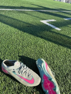 Nike mercurial Vapor Air Zoom 41 - Nike fotbollsskor i storlek 41