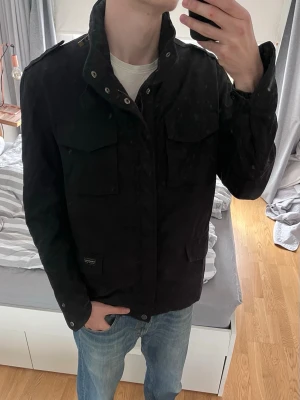 Fieldjacket från Peak performance  - Snygg jacka från Peak performance | Storlek M | Använd men bra skick✅|