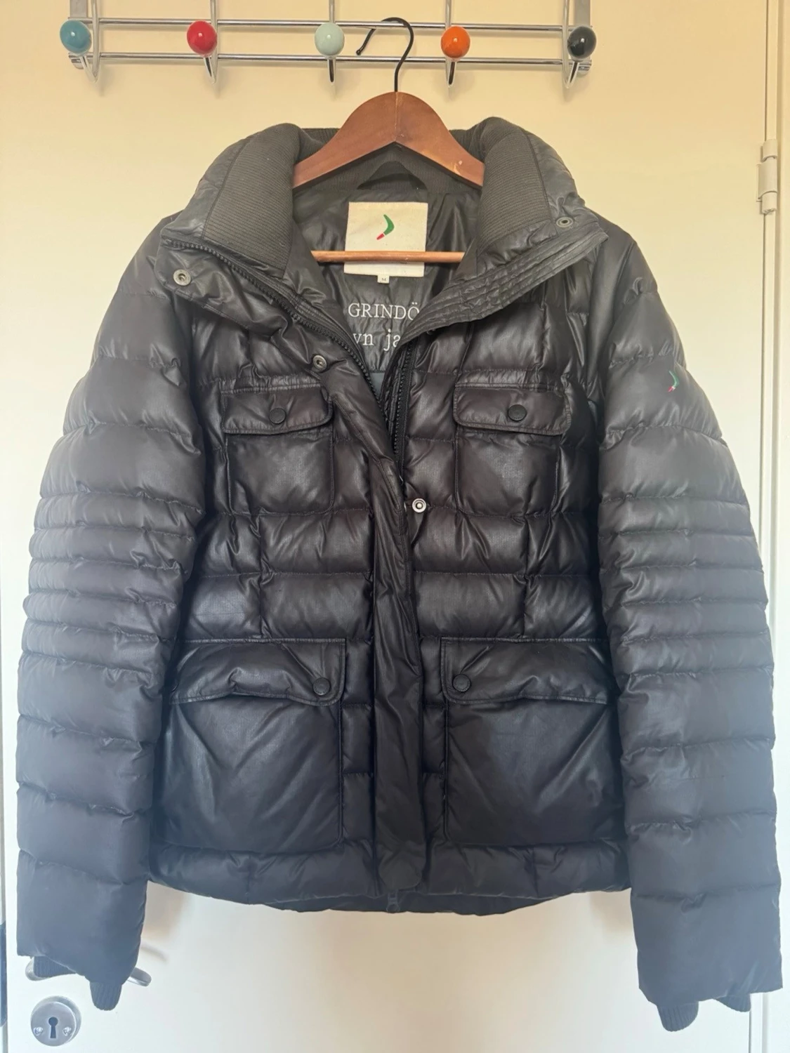 Svart dunjacka från Boomerang