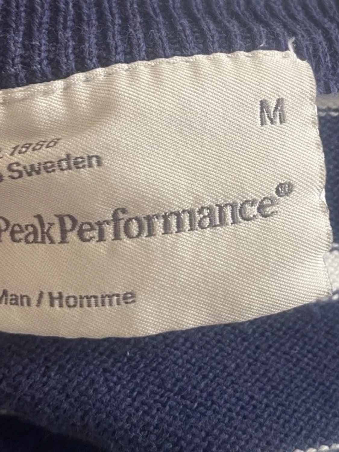 Marinblå randig tröja med V-ringning - 3