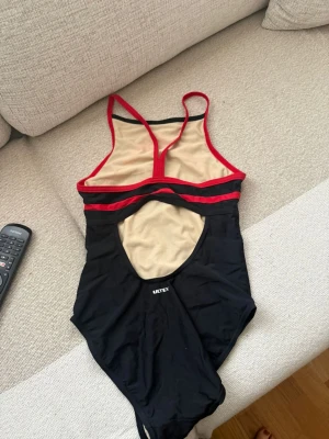 Baddräkt  - En helt ny baddräkt från stadium 