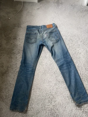 Levis 502 jeans - Säljer dessa feta Levis 502 jeans. Storlek W29 L32. Pris kan diskuteras!